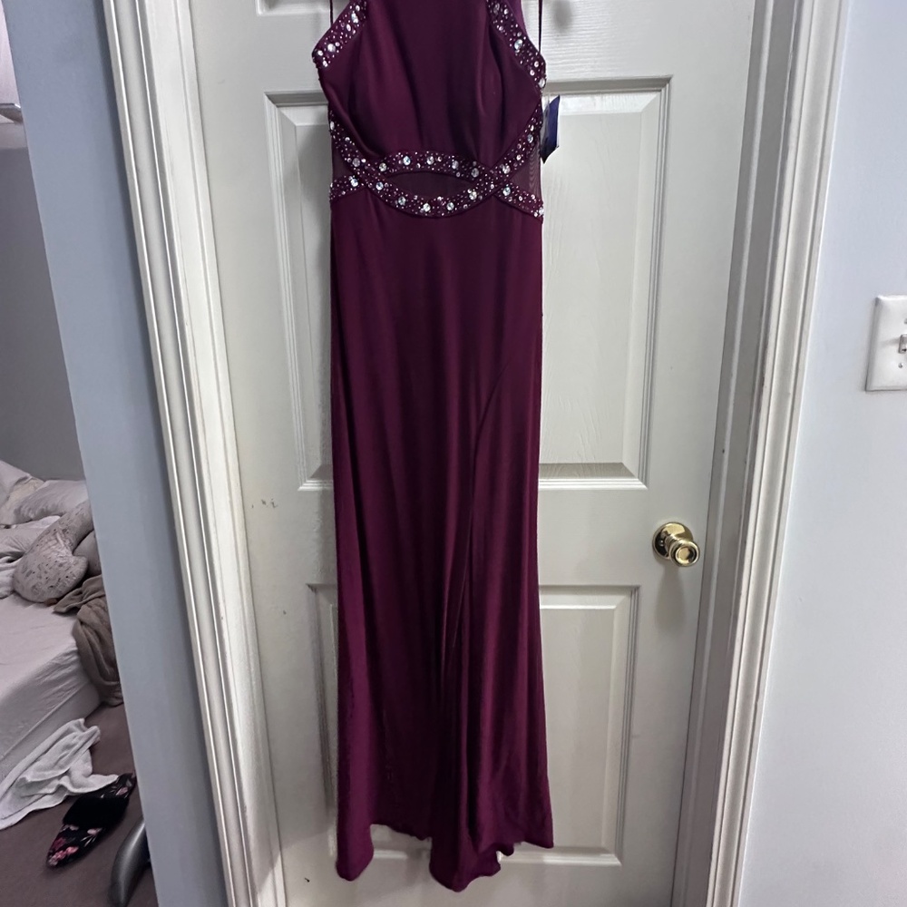 Formal Dress - Picture 2 of 7